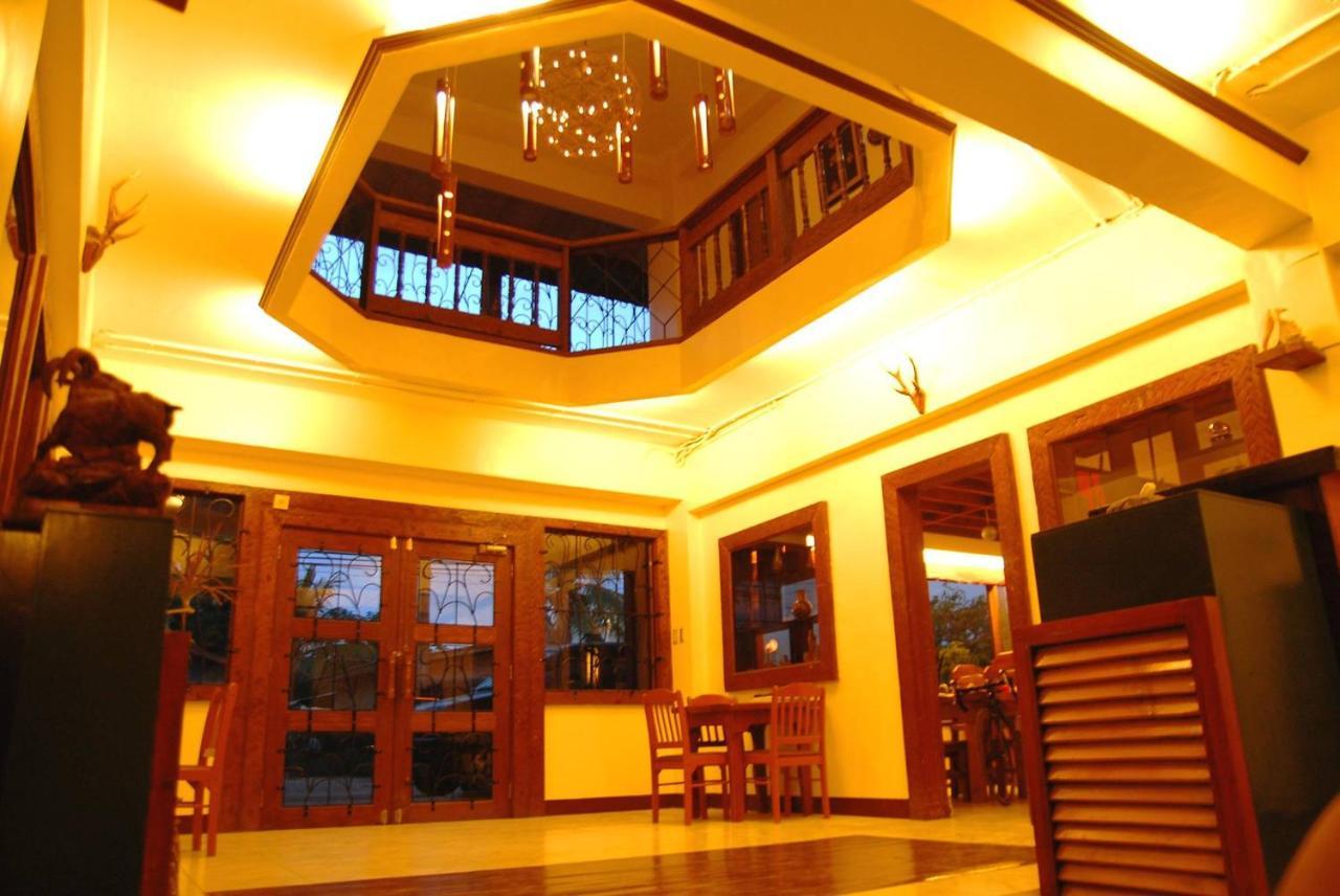 Centro Mactan Suites Isla de Mactán Exterior foto